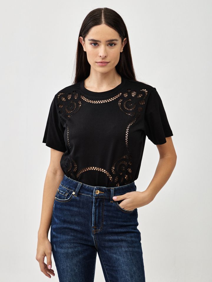 חולצה פאץ קרושה בצבע שחור