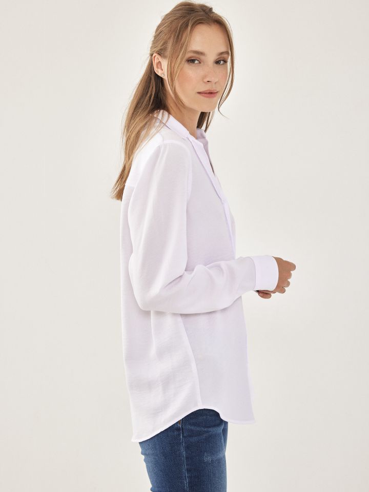 חולצה מכופתרת LIA בצבע לבן