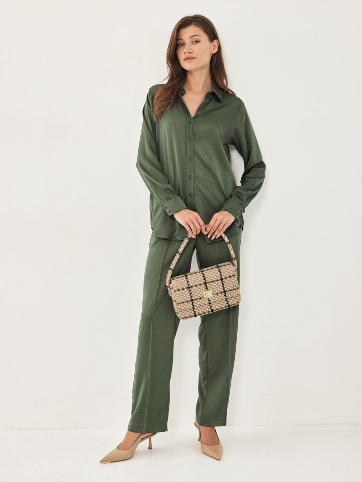 חולצה מכופתרת LIA בצבע ירוק