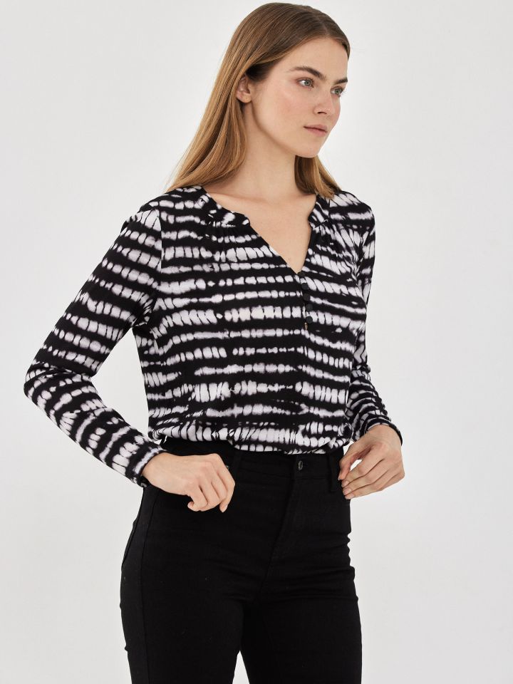 חולצה שינה  דפוס PROMO בצבע שחור וואש