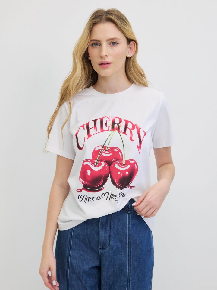 חולצה  CHERRY PROMO בצבע לבן