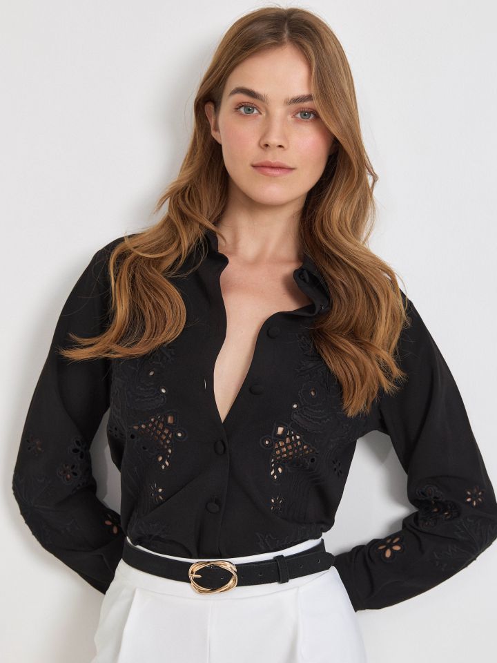 חולצה תחרה KONTENTO בצבע שחור