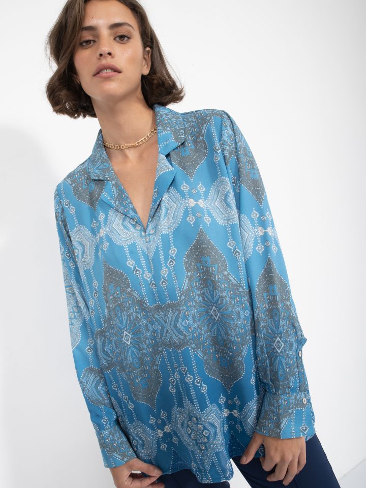 חולצה צוארון דפוס בצבע תכלת