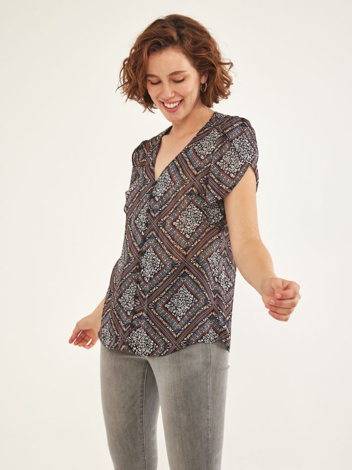 חולצה שיפון V שרוולי מעטפה בצבע שחור