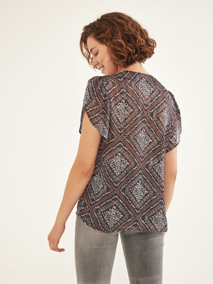 חולצה שיפון V שרוולי מעטפה בצבע שחור