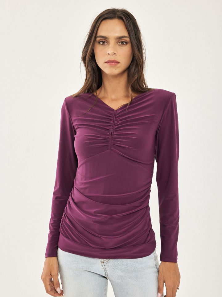 חולצה פתחים וכיווצים בצבע חציל