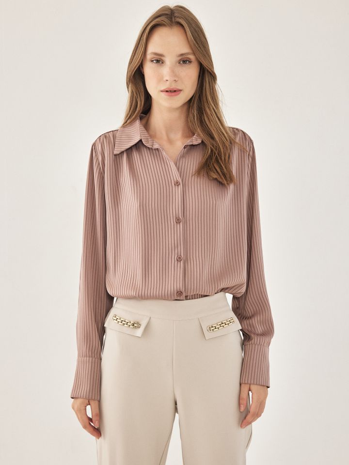 חולצה מכופתרת פסים שליצים בצבע חום בינוני