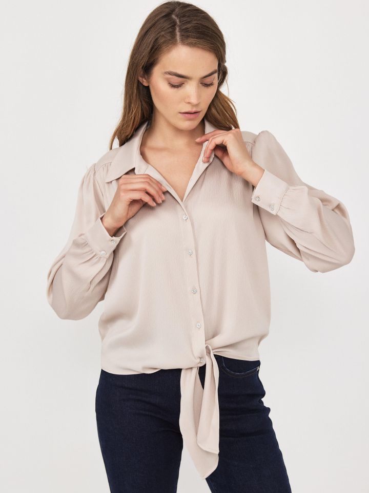 חולצה קשירה כפתורי יהלומים בצבע בייז’