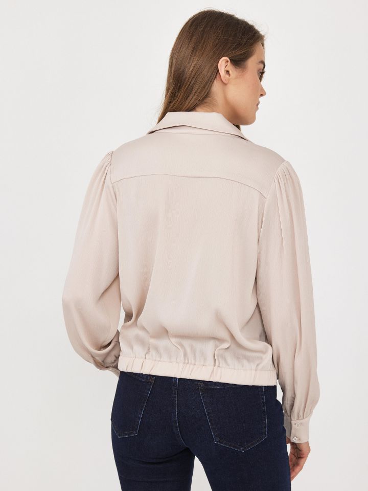 חולצה קשירה כפתורי יהלומים בצבע בייז’