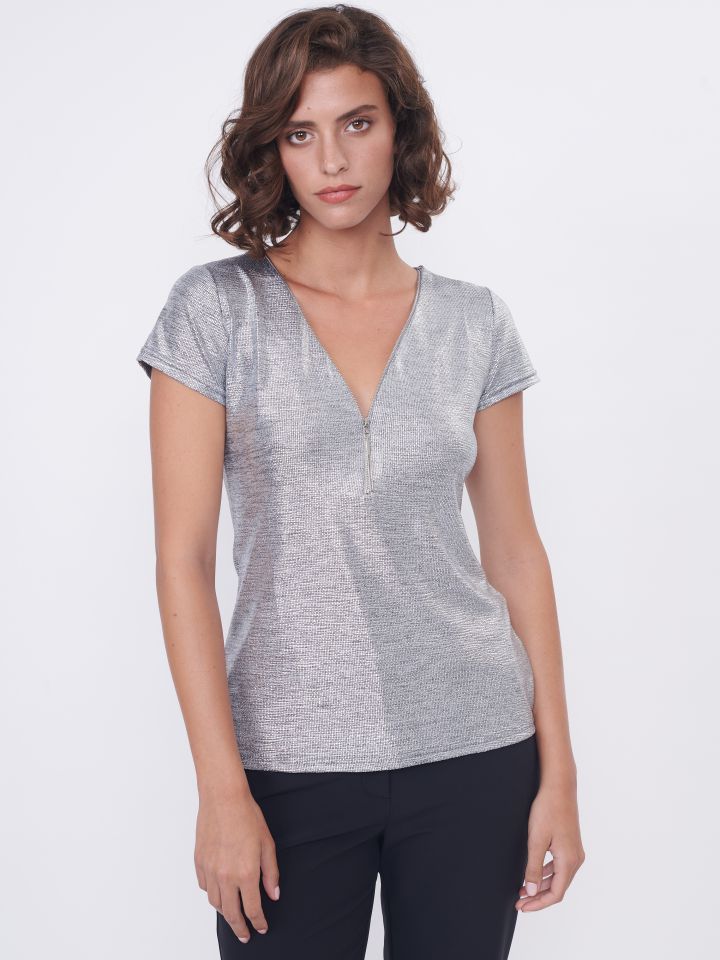 חולצה V רוכסן לורקס בצבע אפור כסף