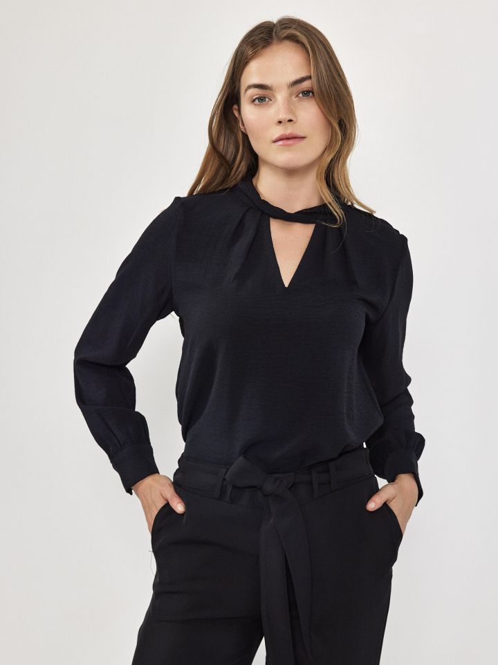 חולצה פתח מסוב PROMO INESSA בצבע שחור