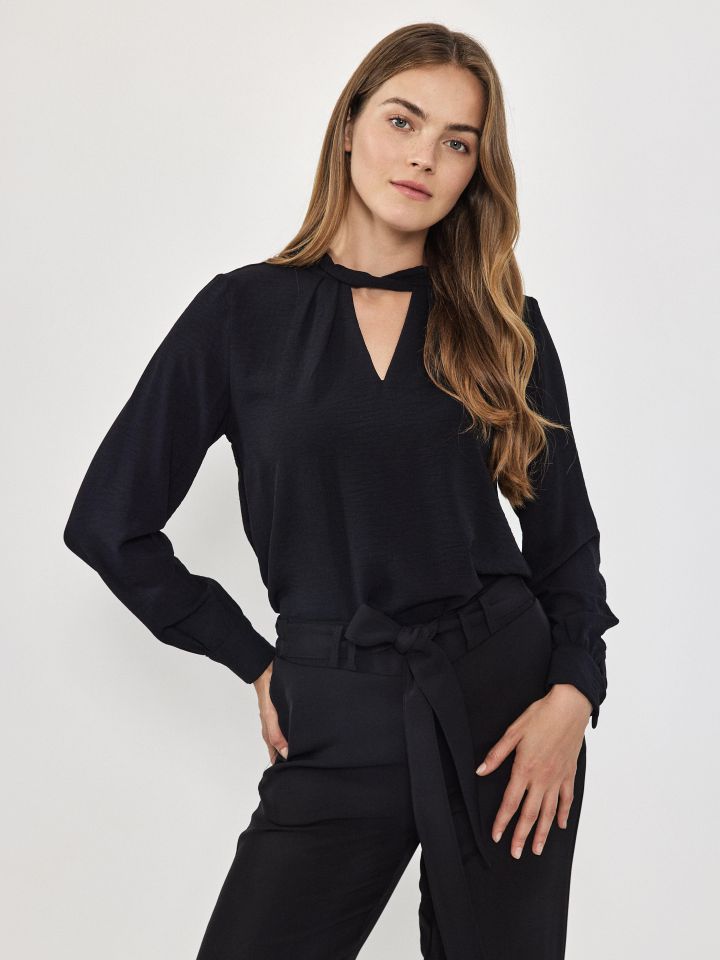 חולצה פתח מסוב PROMO INESSA בצבע שחור