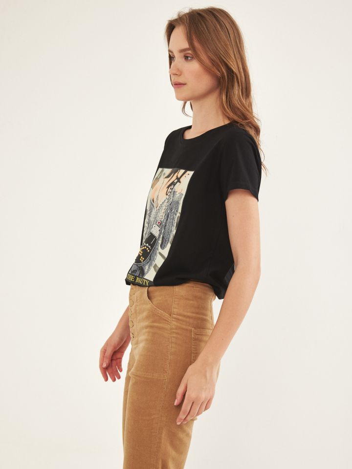 חולצה דפוס סריג בצבע שחור