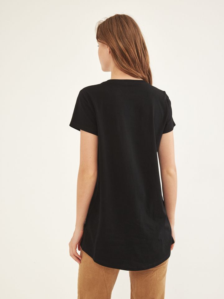 חולצה דפוס סריג בצבע שחור