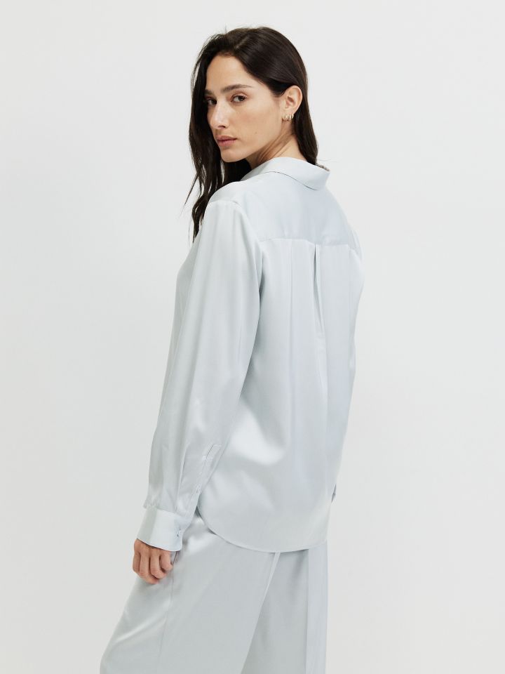 חולצה סטן PROMO בצבע אפור כסף