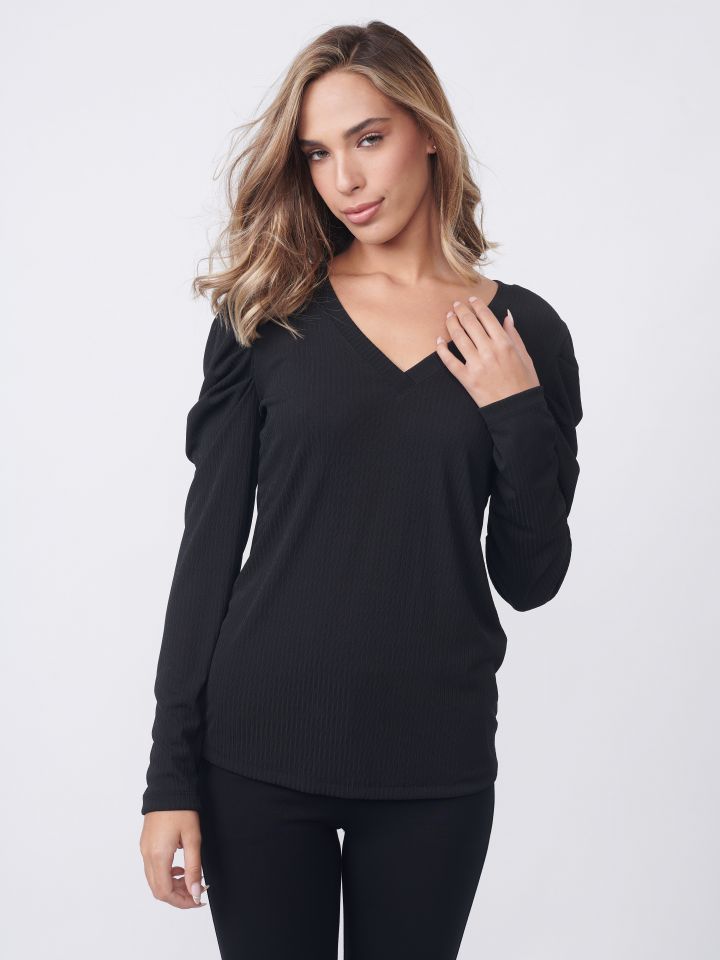 חולצה V שרוול קפלים PROMO בצבע שחור