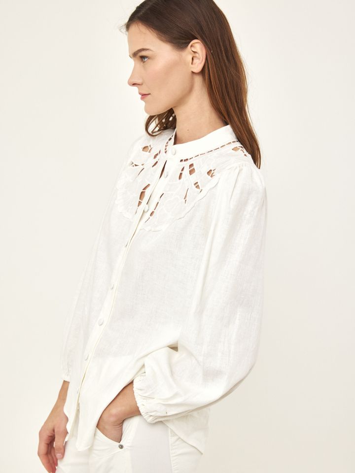 חולצה פישתן שילוב קרושה בצבע אופוויט