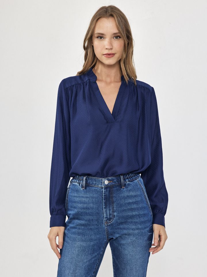 חולצה V צוארון סיני בצבע נייבי