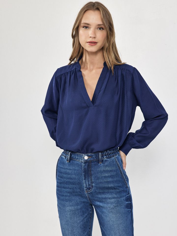 חולצה V צוארון סיני בצבע נייבי