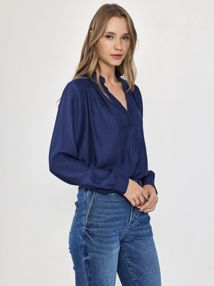 חולצה V צוארון סיני בצבע נייבי