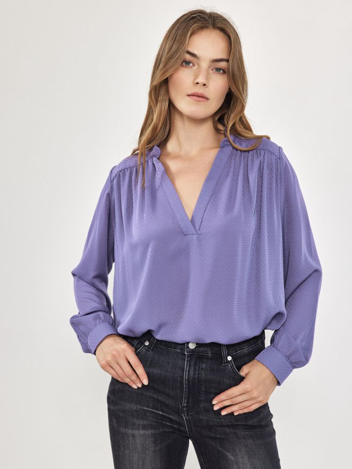 חולצה V צוארון סיני בצבע סגול