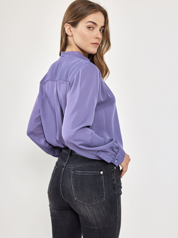 חולצה V צוארון סיני בצבע סגול