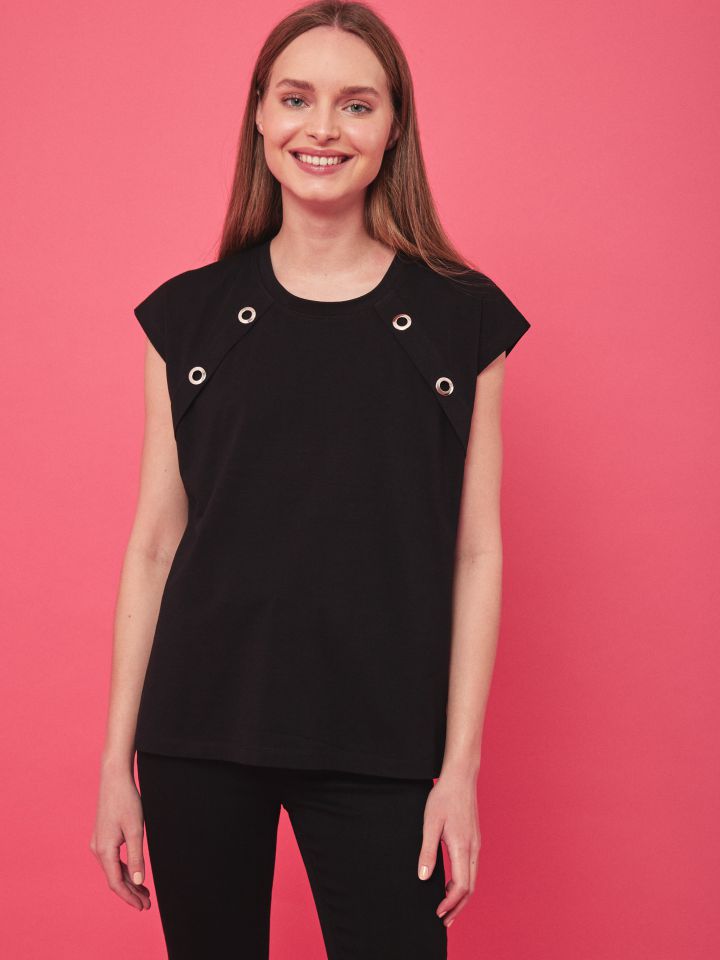 חולצה לחצניות מסביב PROMO בצבע שחור