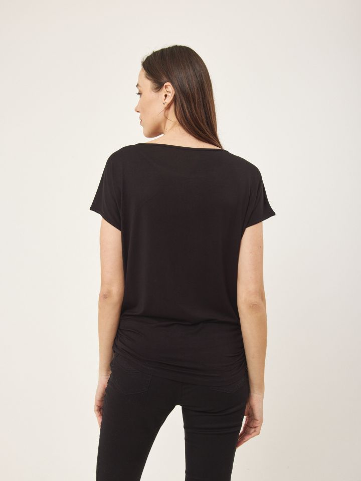 חולצה דפוס פרחים PROMO בצבע שחור