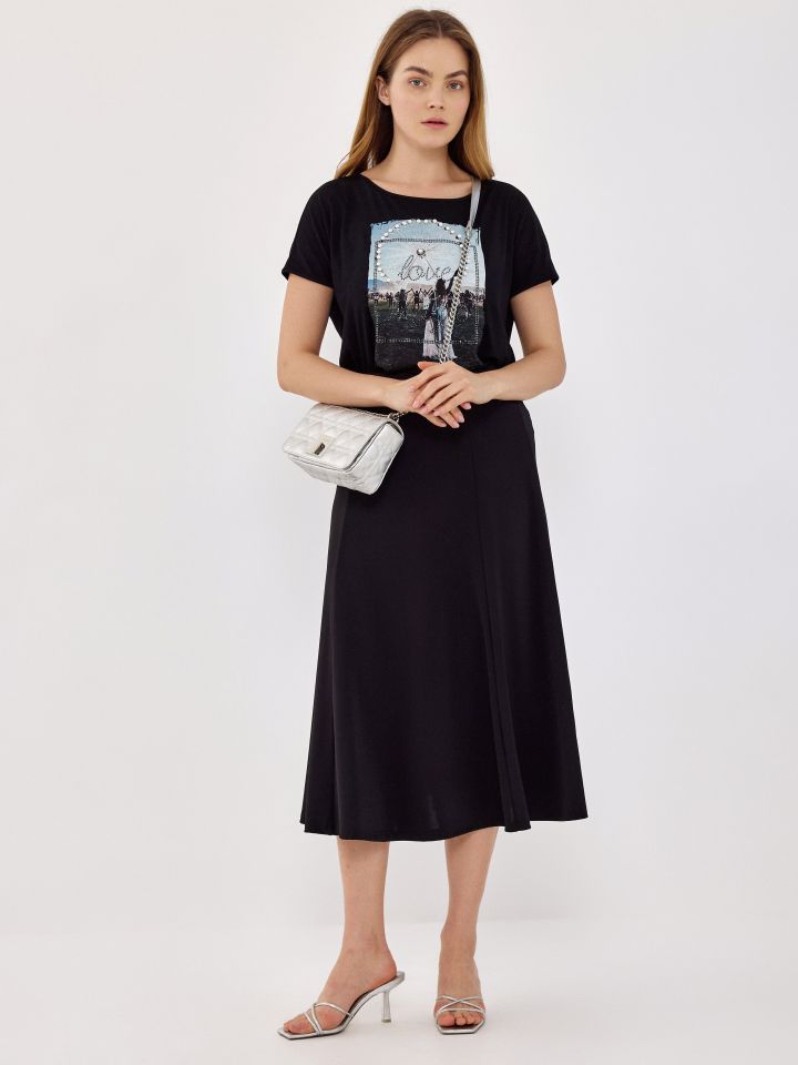 חולצה LOVE שילוב פנינים PROMO בצבע שחור