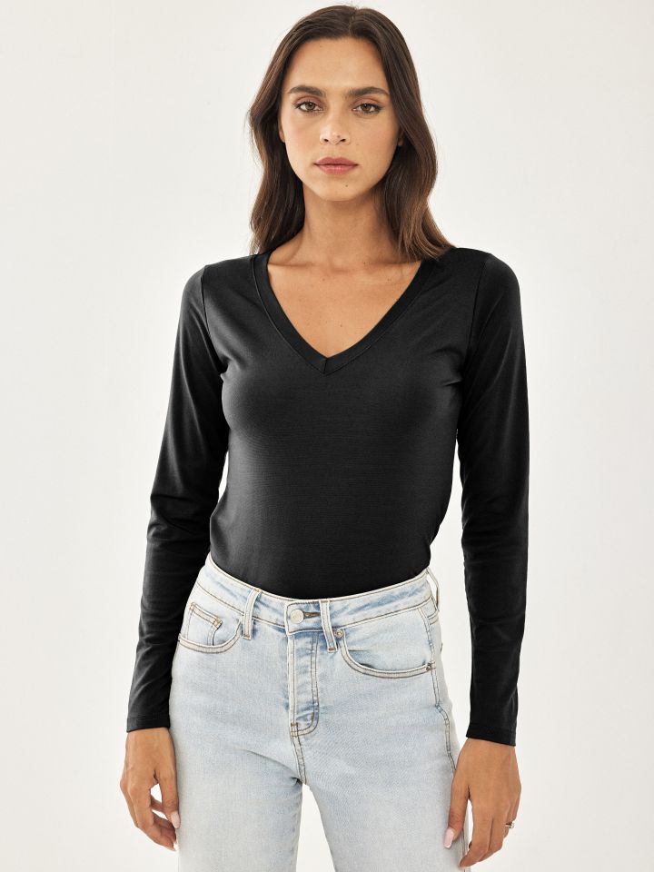 חולצה V חלקה PROMO בצבע שחור