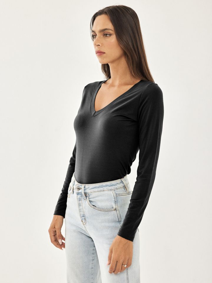 חולצה V חלקה PROMO בצבע שחור