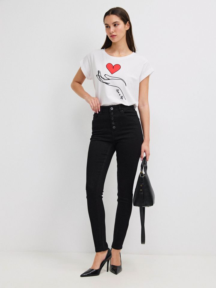 חולצה RED HEART PROMO בצבע לבן