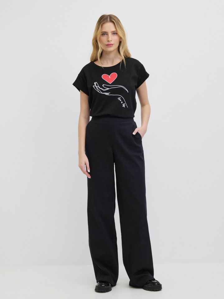 חולצה RED HEART PROMO בצבע שחור