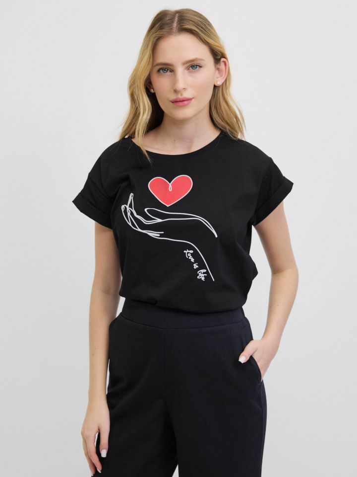 חולצה RED HEART PROMO בצבע שחור