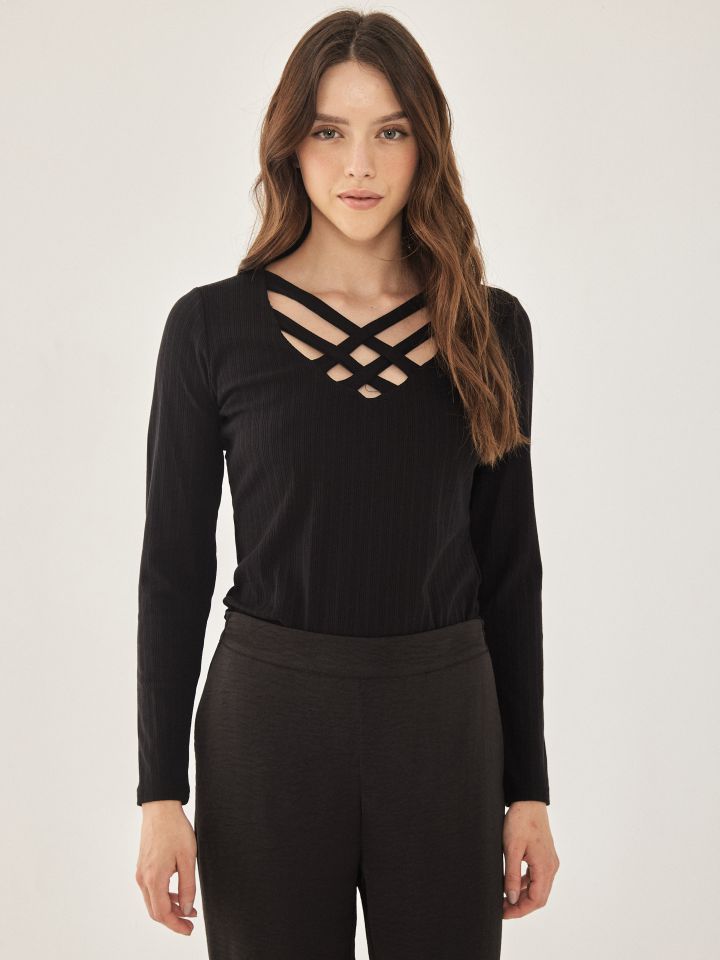 חולצה ריב פתח X PROMO בצבע שחור