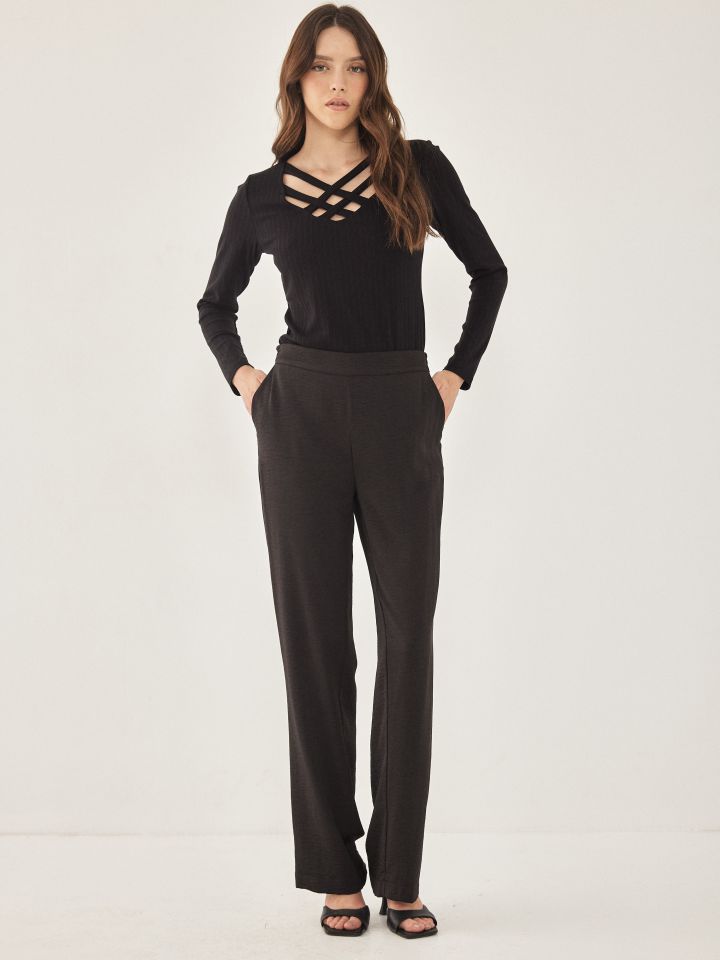 חולצה ריב פתח X PROMO בצבע שחור