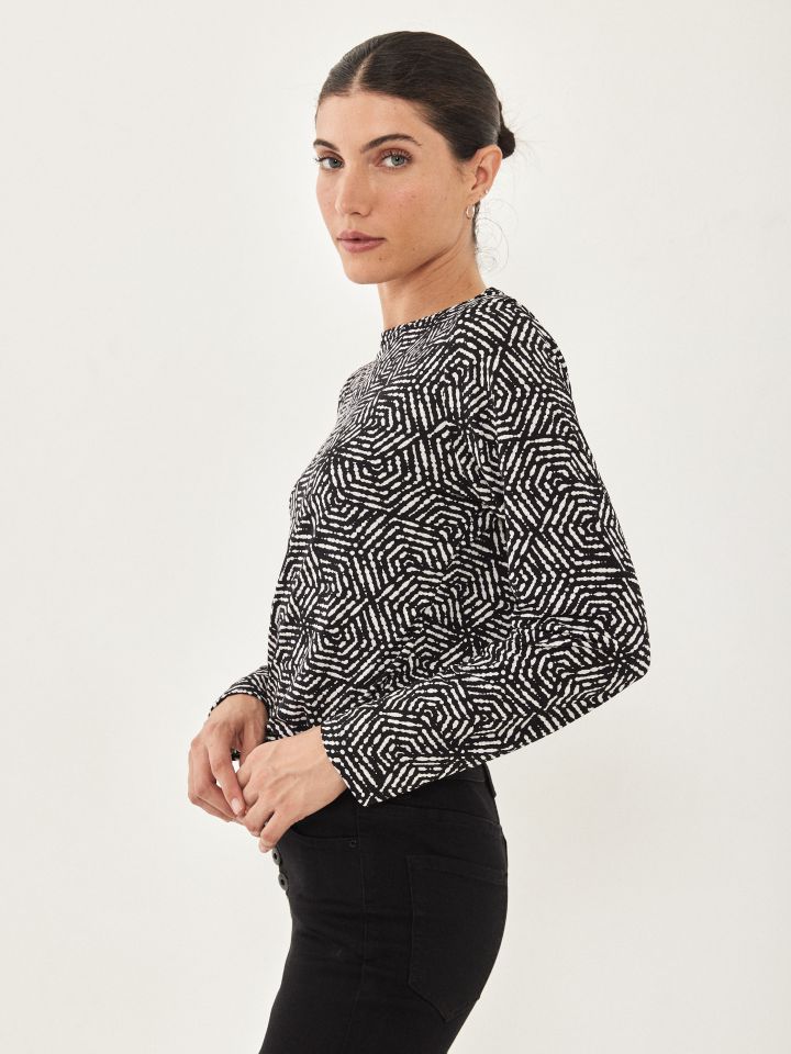חולצה PROMO דפוס שרוול ארוך בצבע שחור/לבן