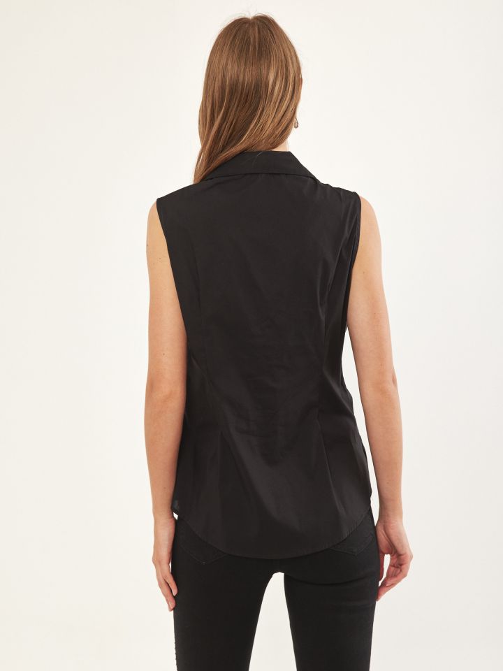 חולצה מכופתרת קשירה בפרונט בצבע שחור