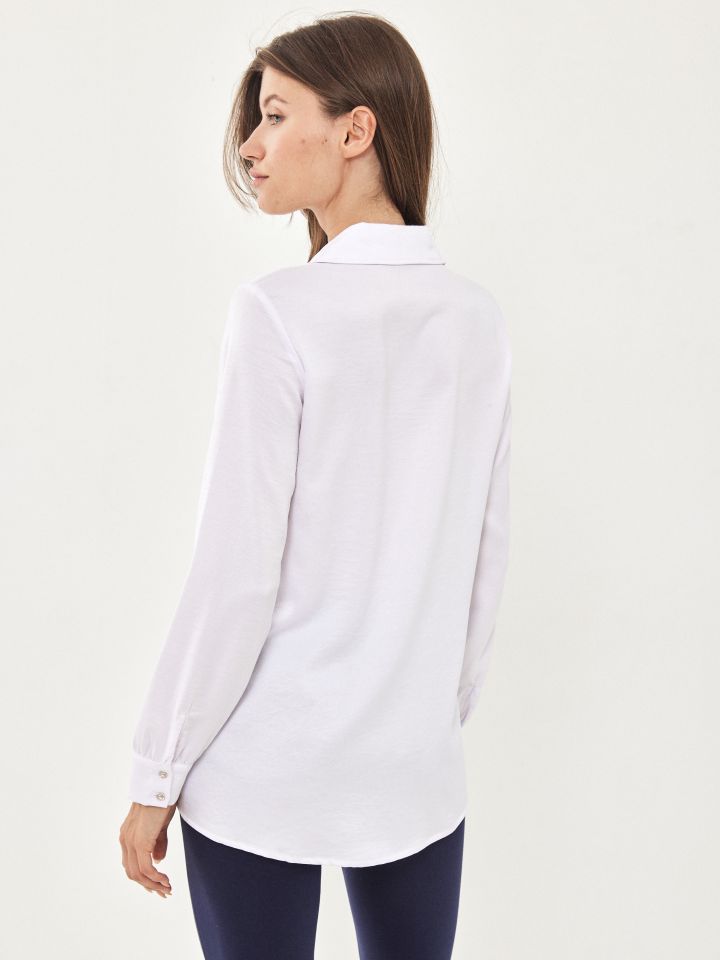 חולצה מכופתרת כפתורי יהלומים בצבע לבן