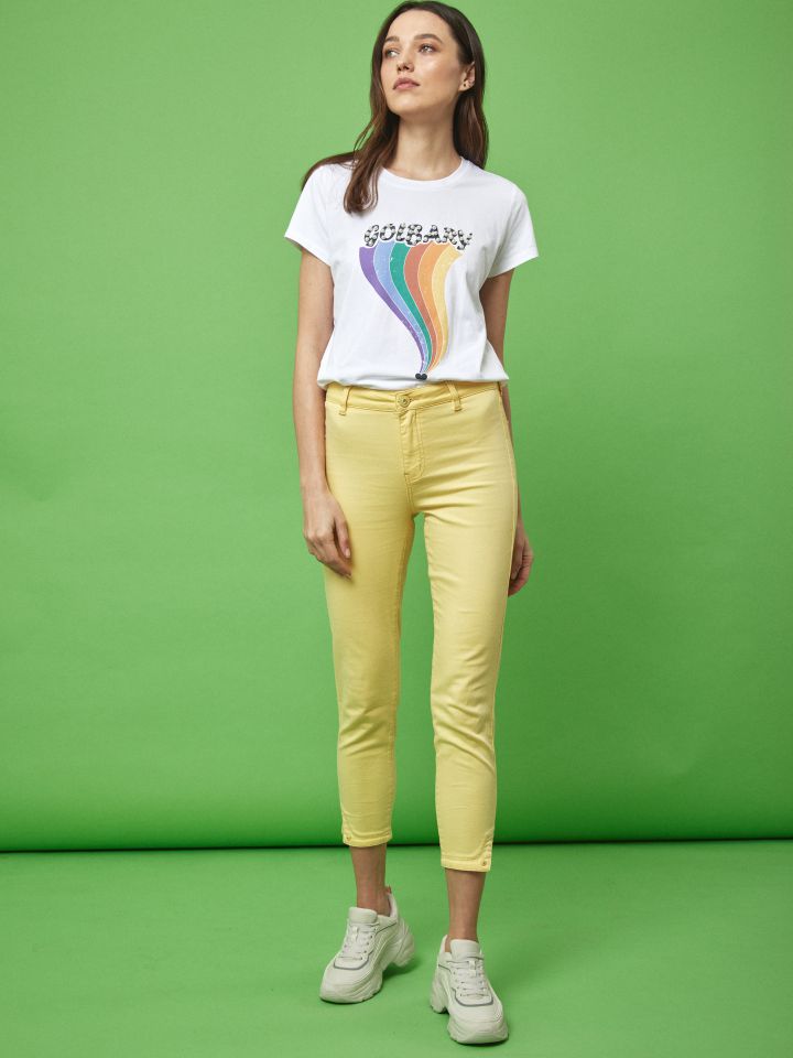 חולצה דפוס + פנינים PROMO בצבע לבן