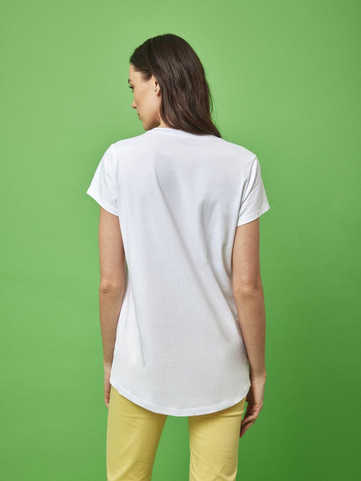 חולצה דפוס + פנינים PROMO בצבע לבן