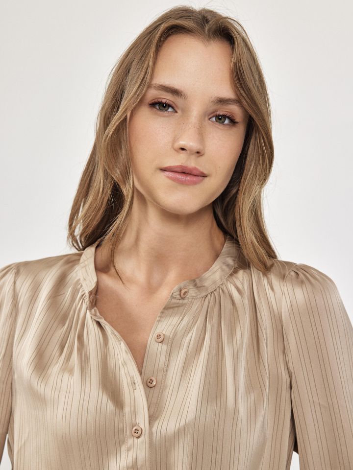 חולצה שינה פסים בצבע קאמל