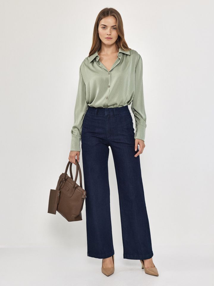 חולצה מכופתרת פסים בצבע ירוק