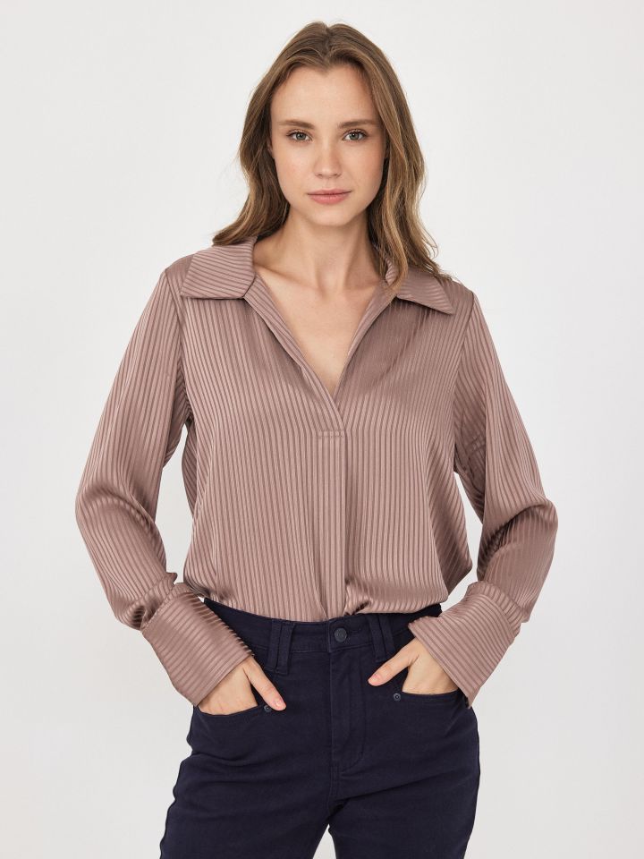 חולצה צוארון פסים בצבע חום