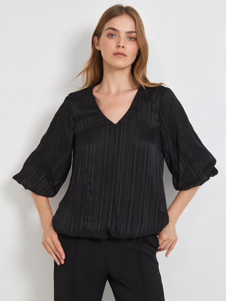 חולצה שרוול בלון בצבע שחור