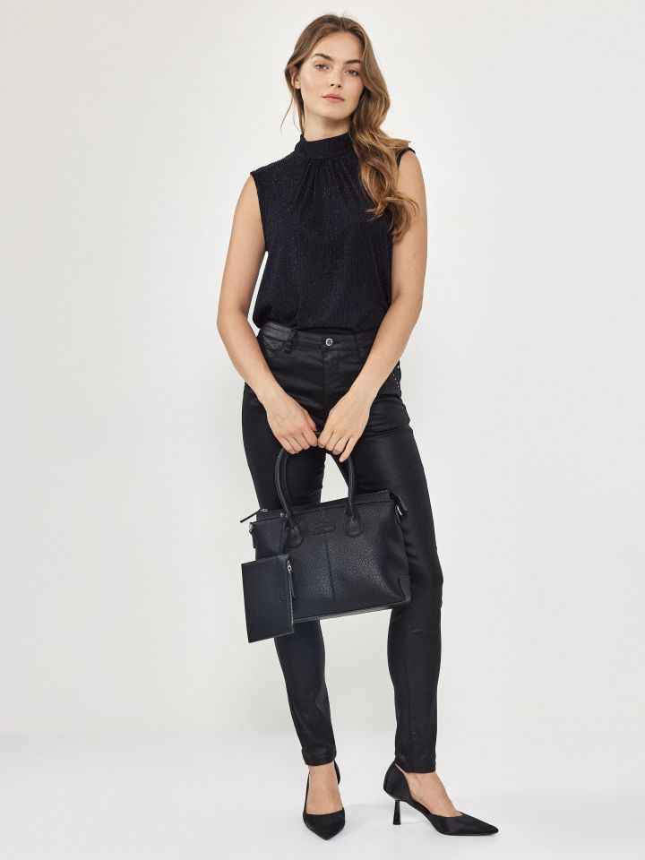 חולצה חצי גולף לורקס בצבע שחור