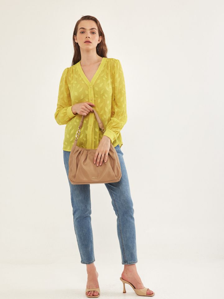 חולצה V מכופתרת בצבע לימון