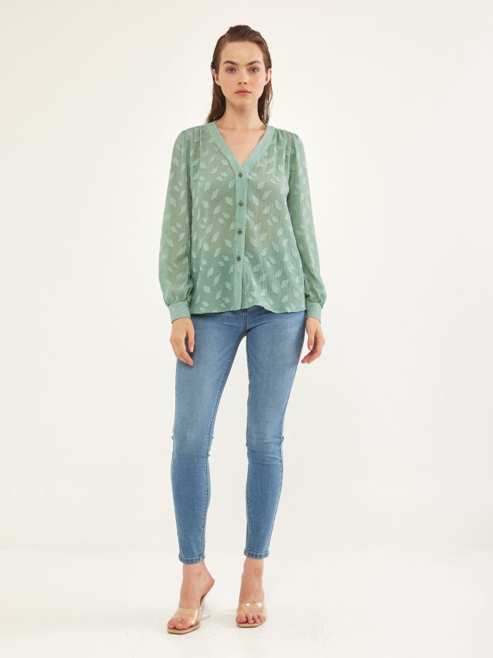 חולצה V מכופתרת בצבע ירוק בהיר