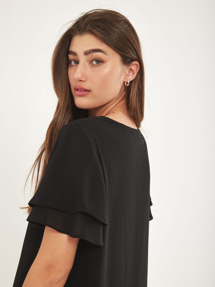 חולצה  V PROMO בצבע שחור