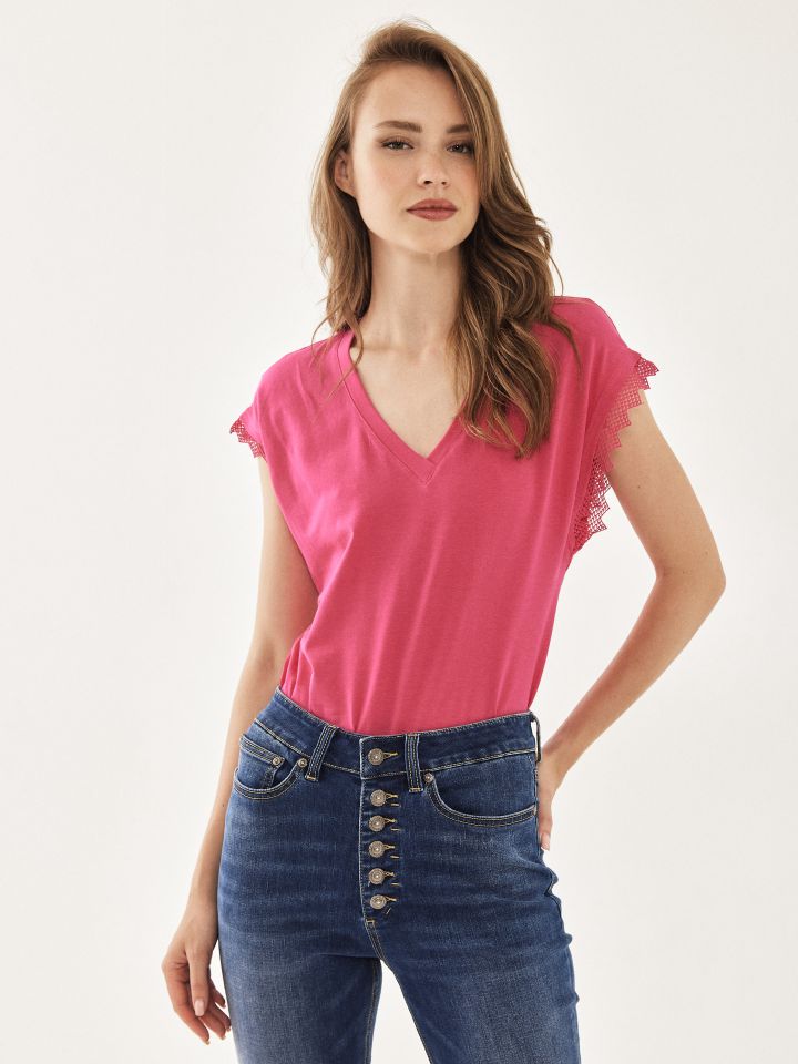 חולצה שילוב קרושה בפתח שרוולים בצבע פוקסיה